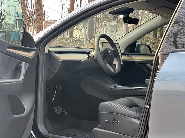 Фото 9 - Tesla Model Y