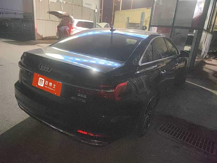 Фото 6 - Audi A6L