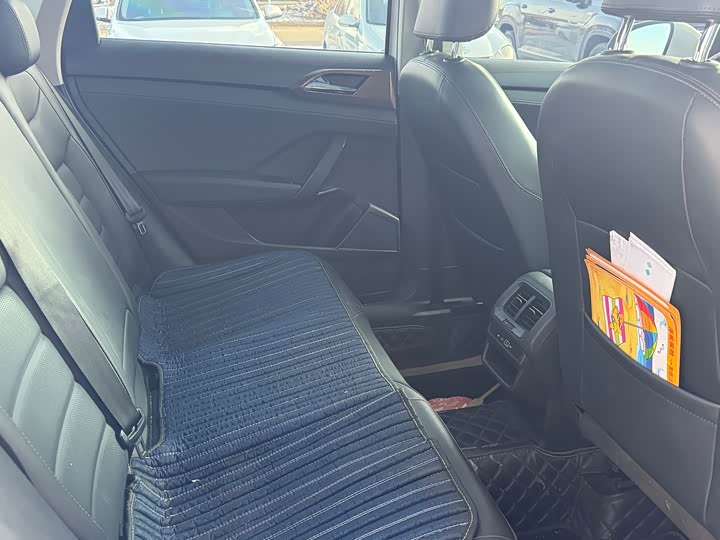 Фото 8 - Volkswagen Tharu