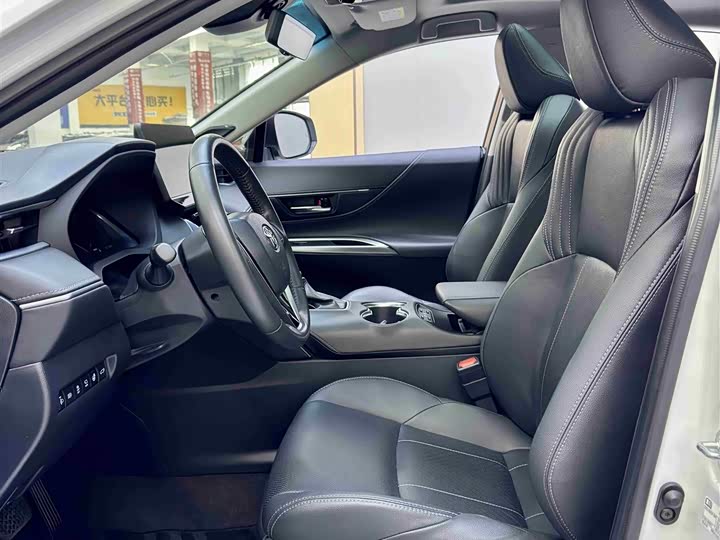 Фото 5 - Toyota Harrier