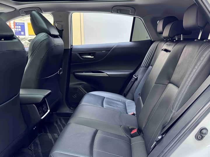 Фото 6 - Toyota Harrier