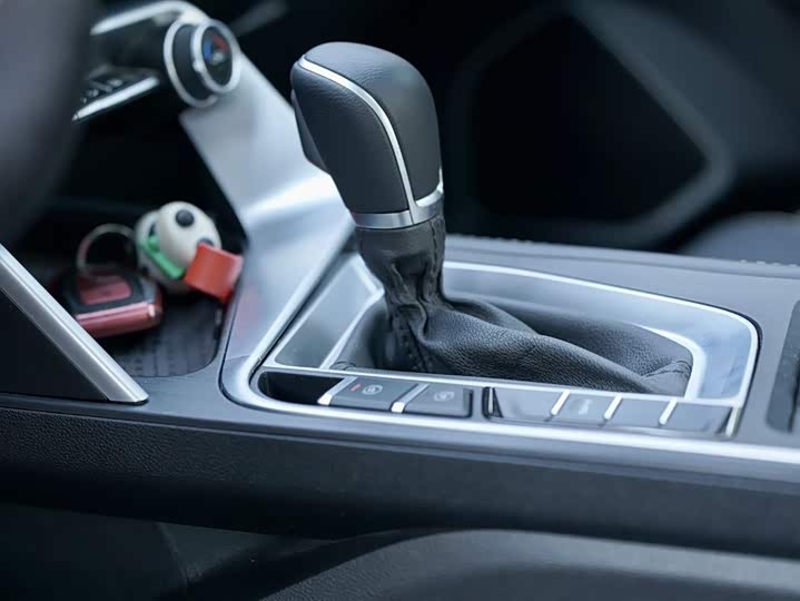 Фото 6 - Geely Binrui