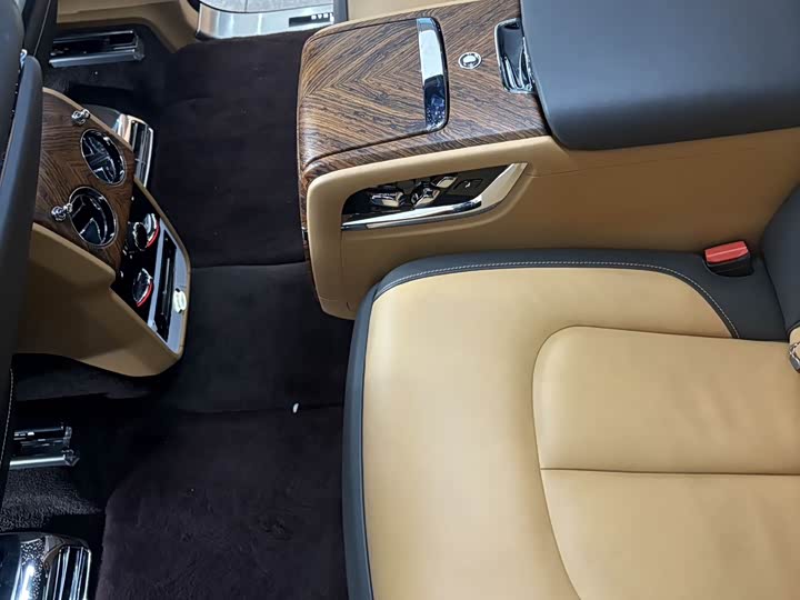 Фото 8 - Rolls-Royce Cullinan