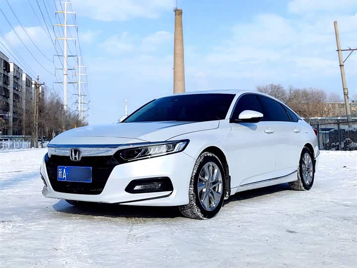 Фото 1 - Honda Accord