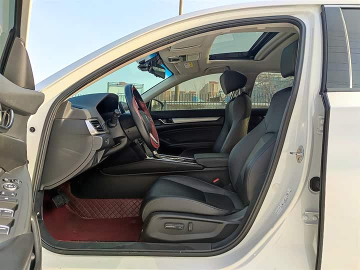 Фото 7 - Honda Accord