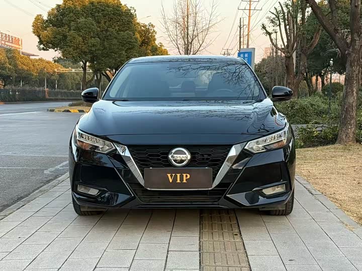 Фото 2 - Nissan Sylphy