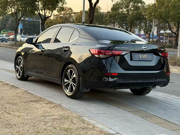 Фото 9 - Nissan Sylphy