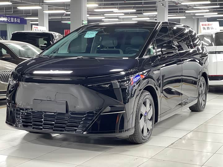 Фото 1 - XPeng X9