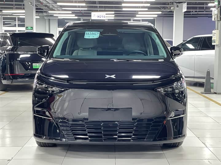 Фото 2 - XPeng X9