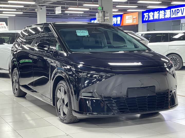 Фото 3 - XPeng X9