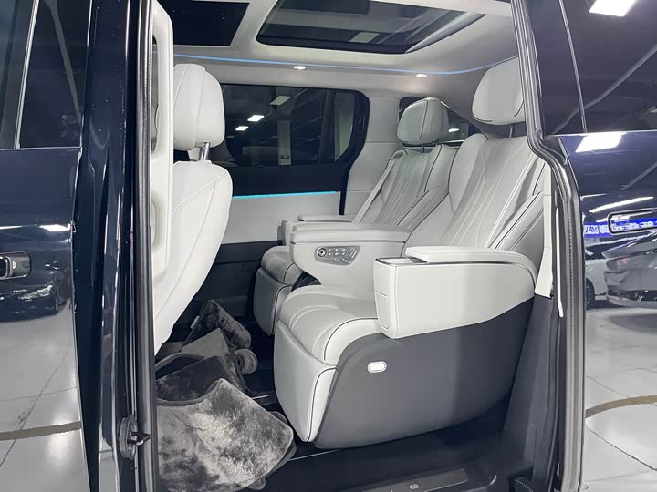 Фото 9 - XPeng X9