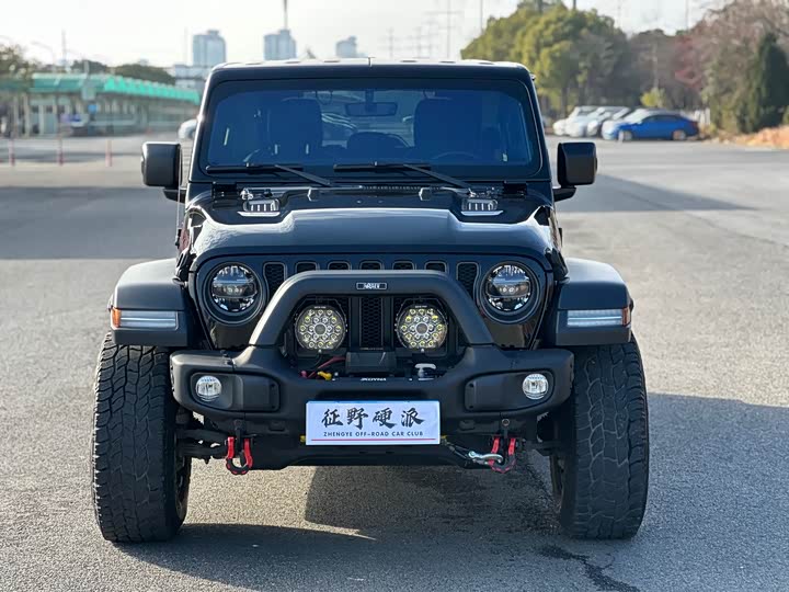 Фото 2 - Jeep Wrangler