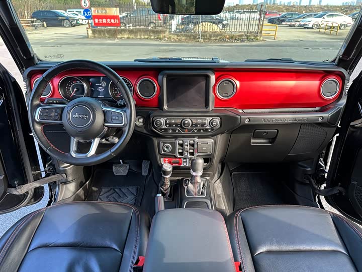 Фото 5 - Jeep Wrangler