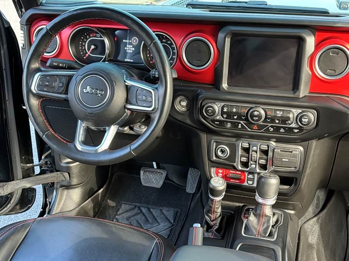 Фото 6 - Jeep Wrangler