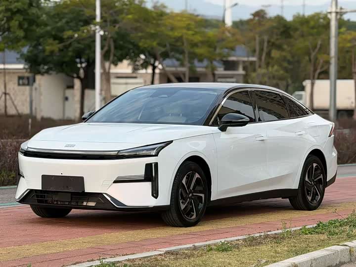 Фото 1 - Geely Galaxy L6