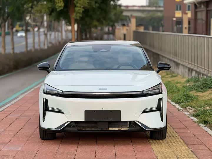 Фото 2 - Geely Galaxy L6