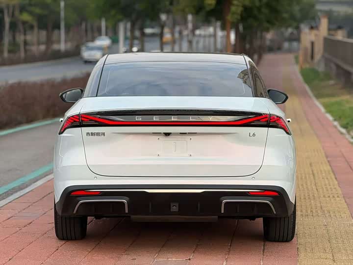 Фото 8 - Geely Galaxy L6