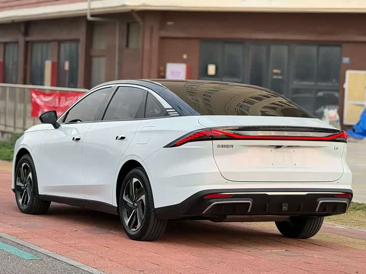 Фото 9 - Geely Galaxy L6