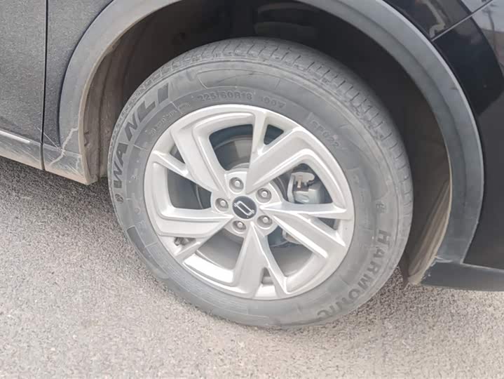 Фото 6 - Bestune T90