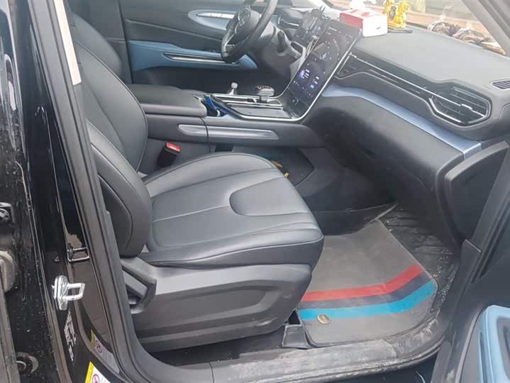 Фото 8 - Bestune T90