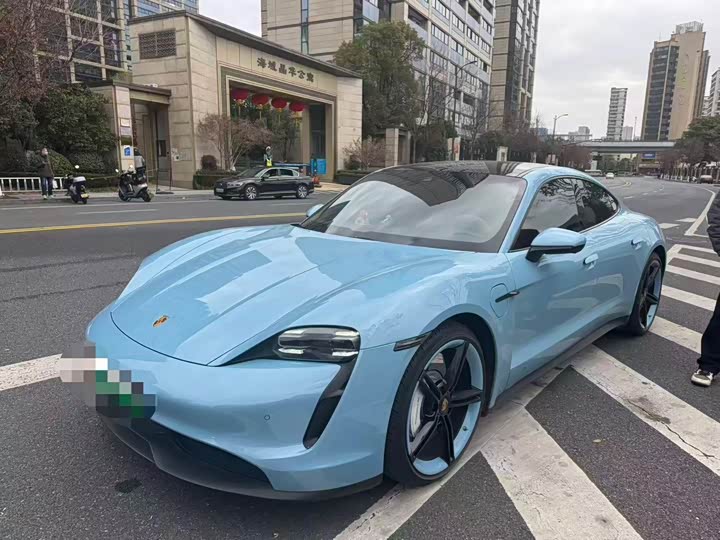 Фото 1 - Porsche Taycan