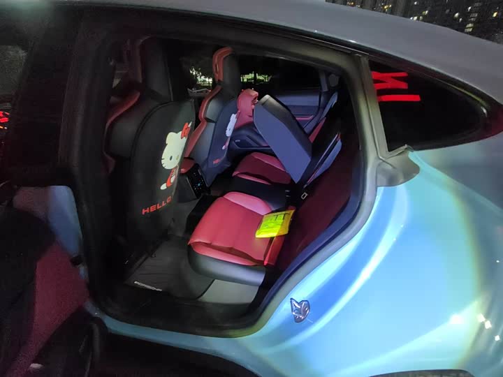 Фото 4 - Porsche Taycan