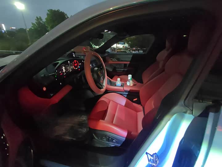 Фото 5 - Porsche Taycan