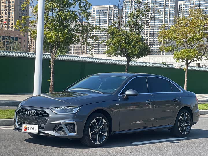 Фото 3 - Audi A4L