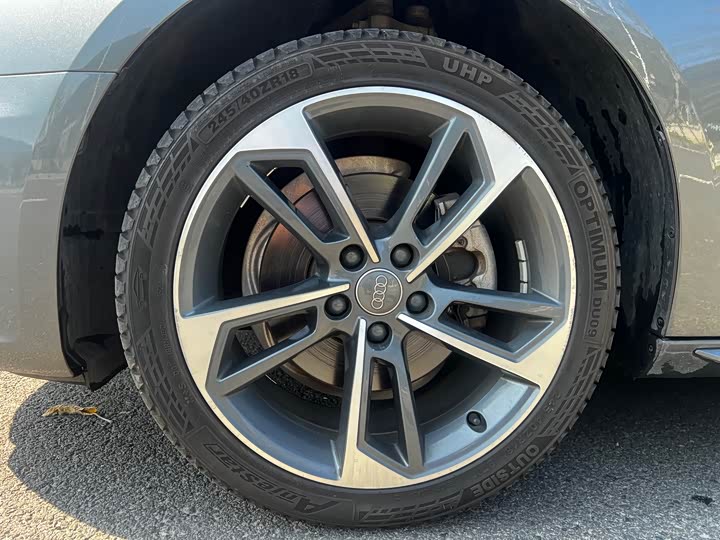 Фото 5 - Audi A4L