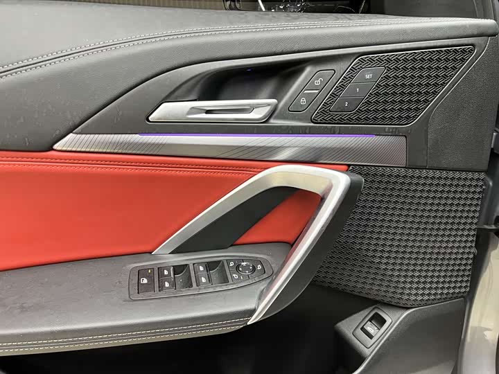 Фото 9 - BMW iX1