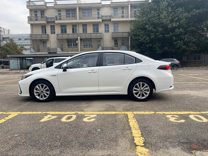 Фото 7 - Toyota Corolla