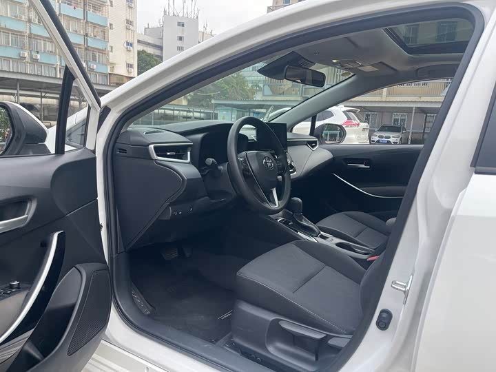 Фото 8 - Toyota Corolla