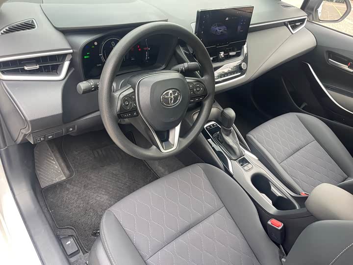 Фото 9 - Toyota Corolla