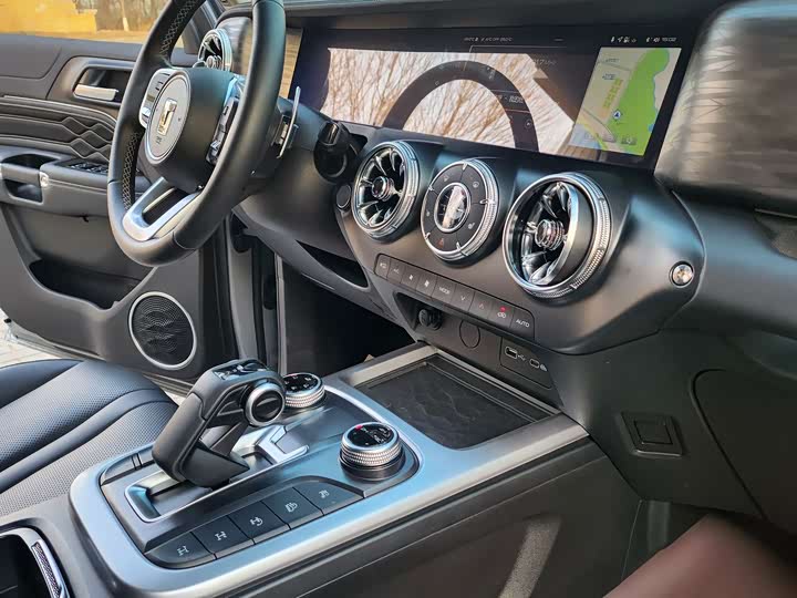 Фото 6 - Tank 300