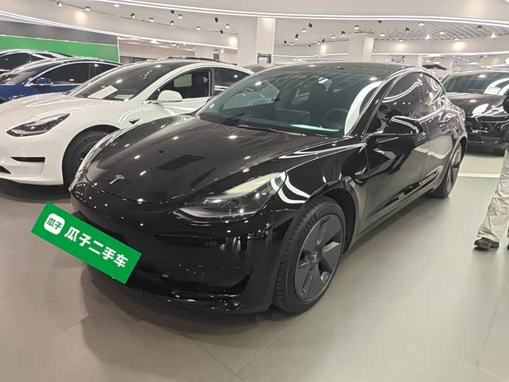 Фото 2 - Tesla Model 3