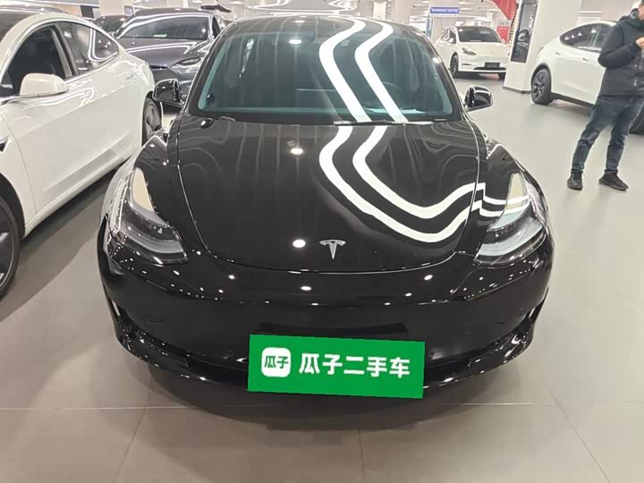 Фото 3 - Tesla Model 3