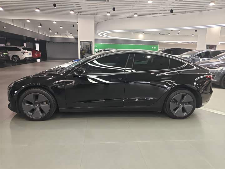 Фото 5 - Tesla Model 3