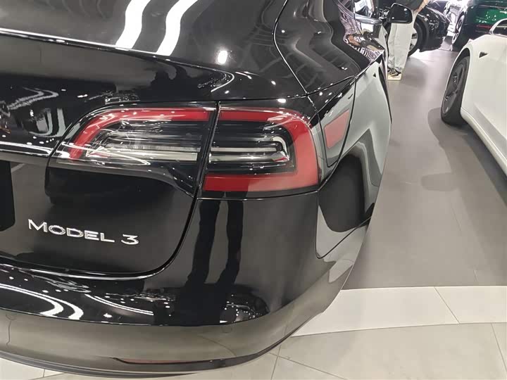 Фото 8 - Tesla Model 3