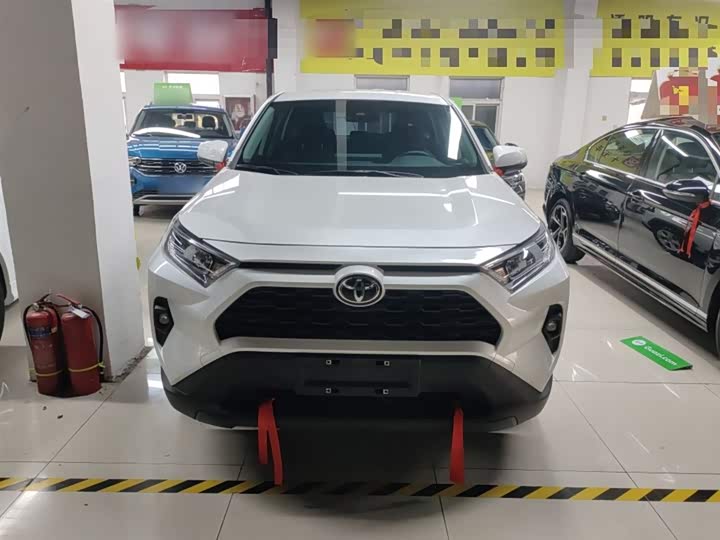 Фото 3 - Toyota RAV4