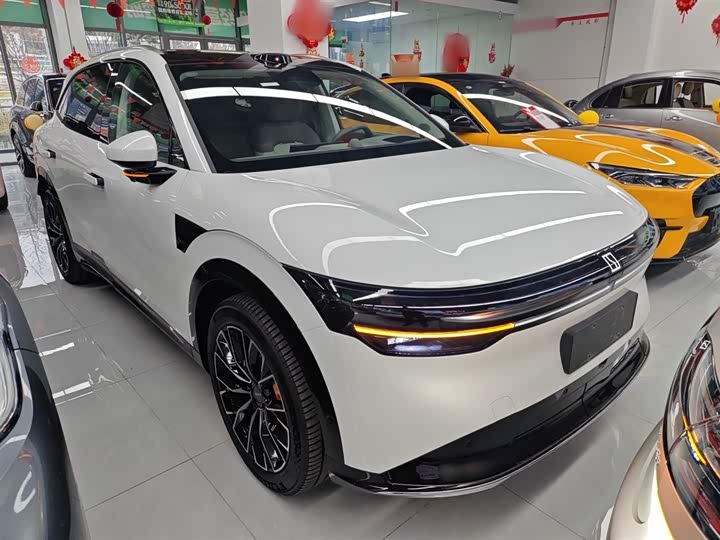 Фото 4 - Zeekr 7X