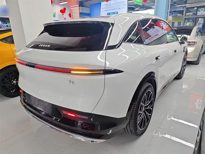 Фото 7 - Zeekr 7X