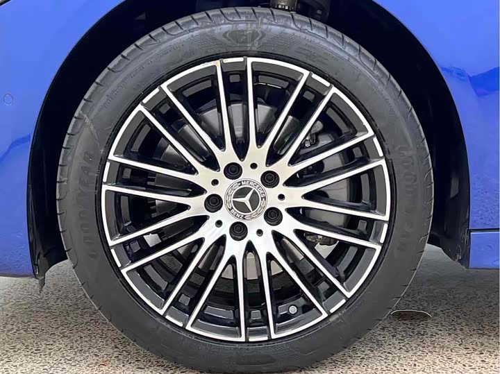 Фото 9 - Mercedes-Benz C-Class