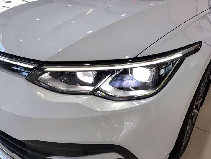 Фото 6 - Volkswagen Golf