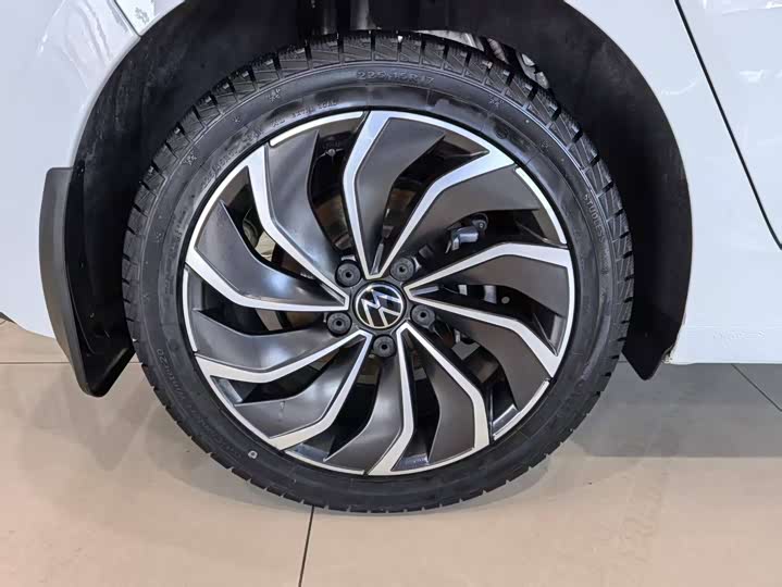 Фото 7 - Volkswagen Golf