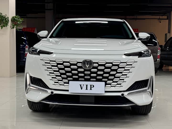 Фото 2 - Changan UNI-K