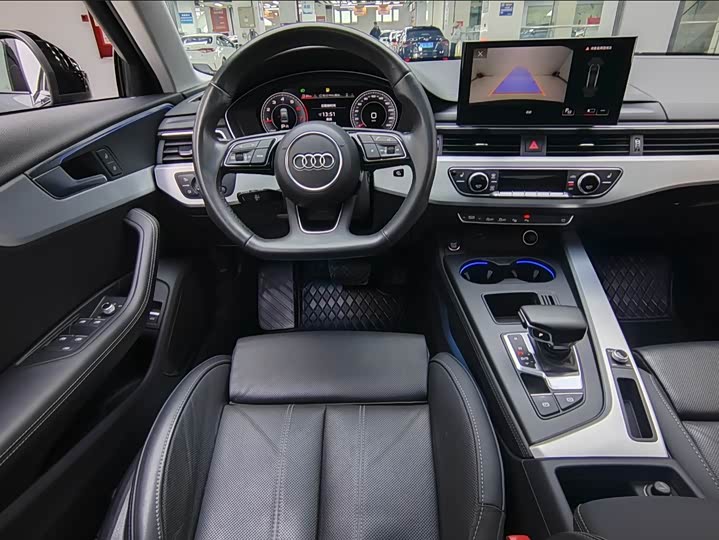 Фото 6 - Audi A4L