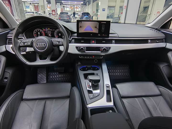 Фото 7 - Audi A4L