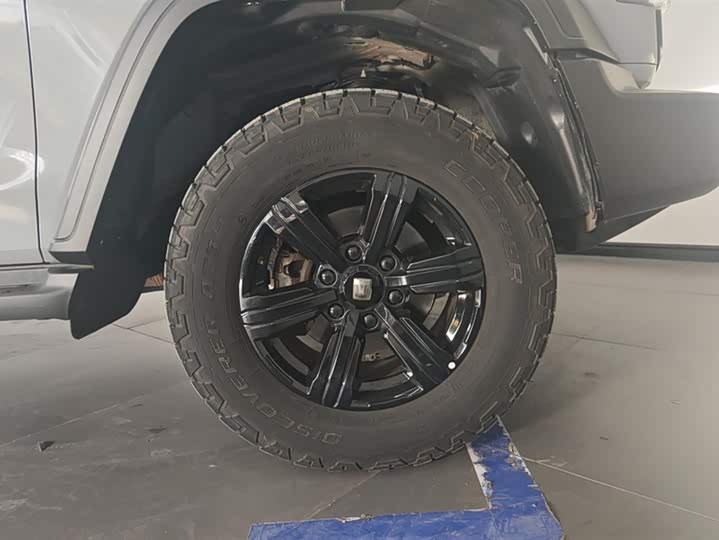 Фото 6 - Tank 300