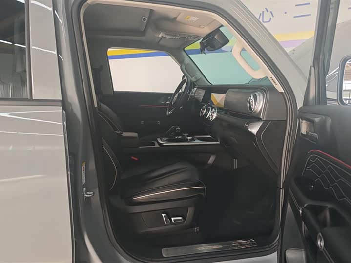 Фото 8 - Tank 300