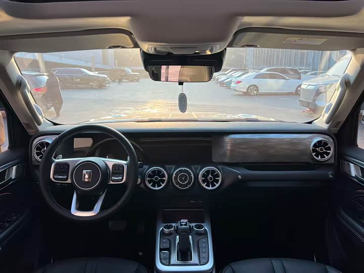 Фото 9 - Tank 300